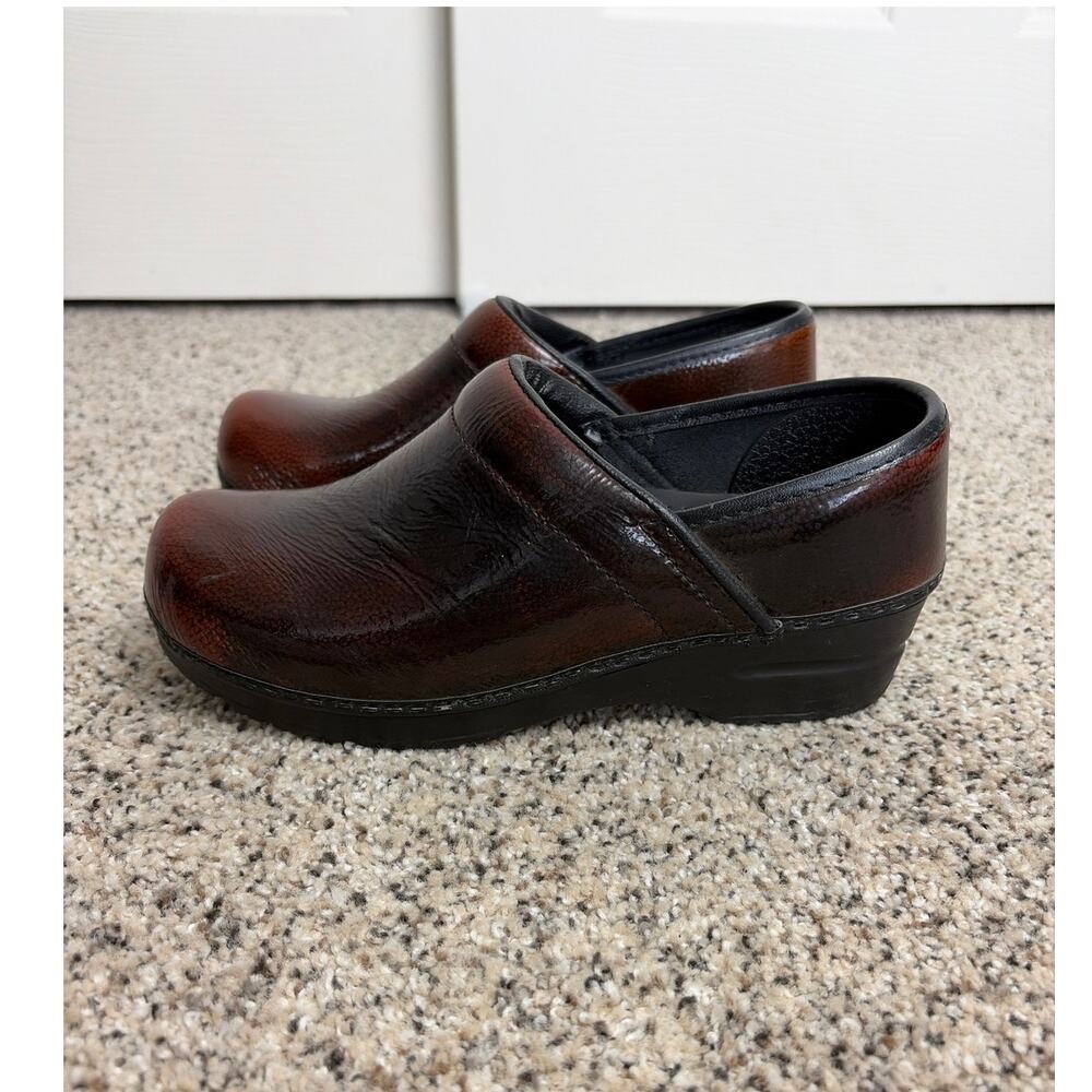 Sanita Womens Professional Cabrio Clogs Size 7 EU 37 Brown Slip On Work Nurse